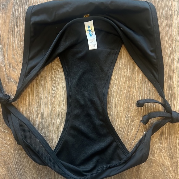 La Vie En Rose bikini bottom solid black with mesh detail - Picture 4 of 7